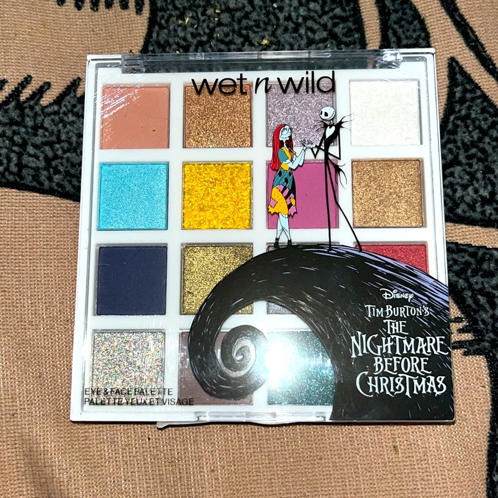 ✨🆕BNIP!SEALED!Wet n Wild X Nightmare Before Christmas Eye & Face Palette!✨